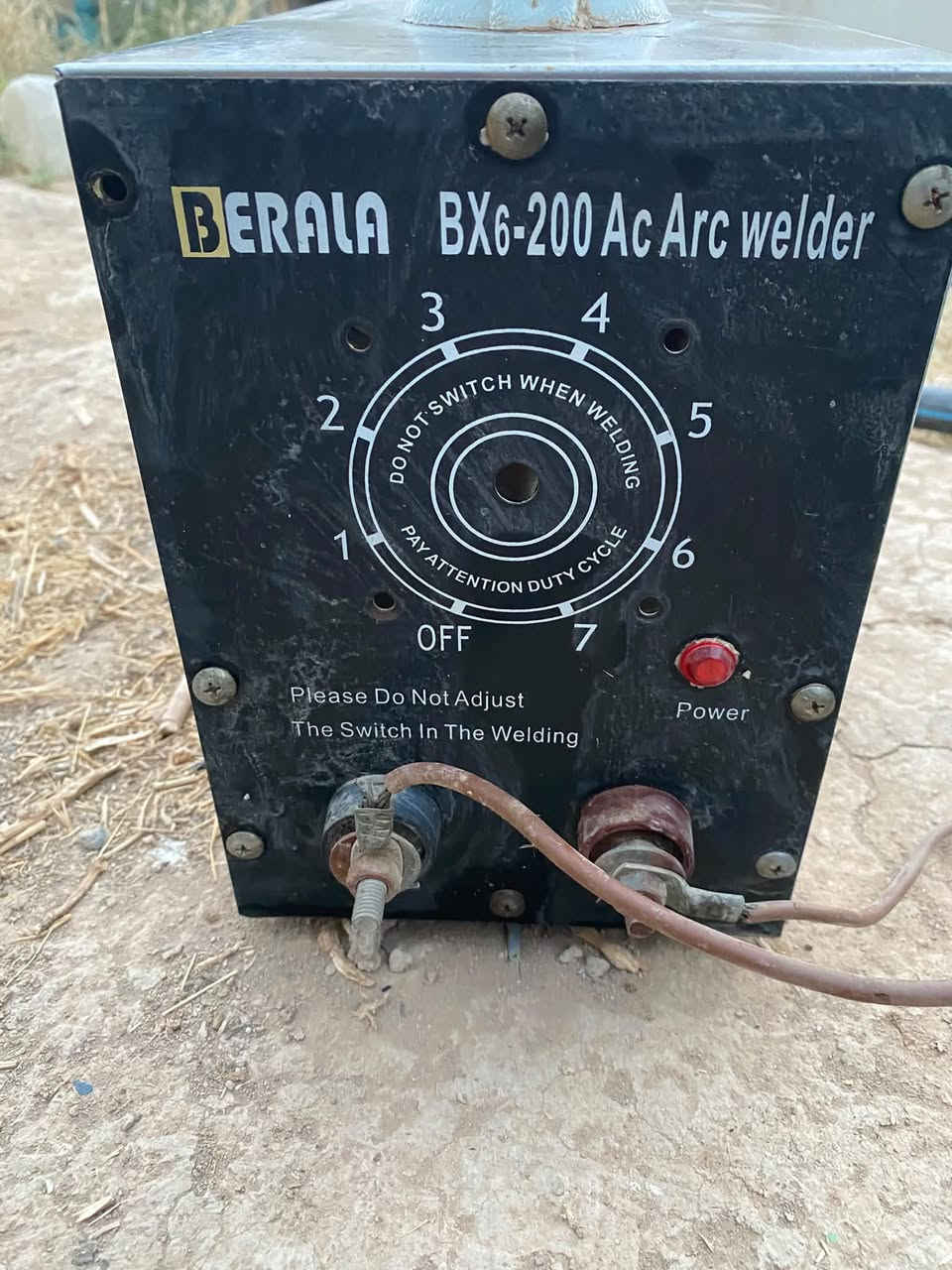 رافع فولتية يرفع 40فولت و60امبير

 +ماطور ليو واحد حصان سحب و دفع انج

الرافع 200الف 
الماطور 75الف
بيها مجال المعاملة

