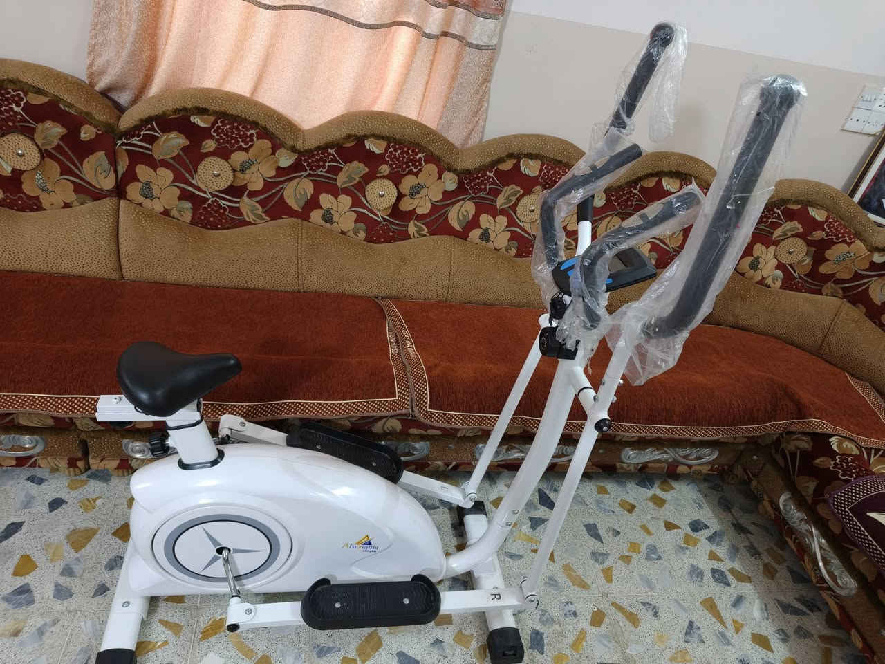 للبيع جهاز رياضي للتنحيف جديد غير مستخدم مكان اجميله خلف مشويات نايف العشم السعر ٢٥٠ ألف دينار للاتصال *********** و*********** يرهم قسطين بعد الضمان وحياكم الله
