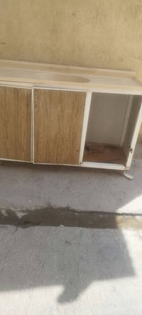 كاونتر نضيف   قطعتين ب100الف خشب  مكانه بغداد الزعفرانيه السنك50الف ضر...