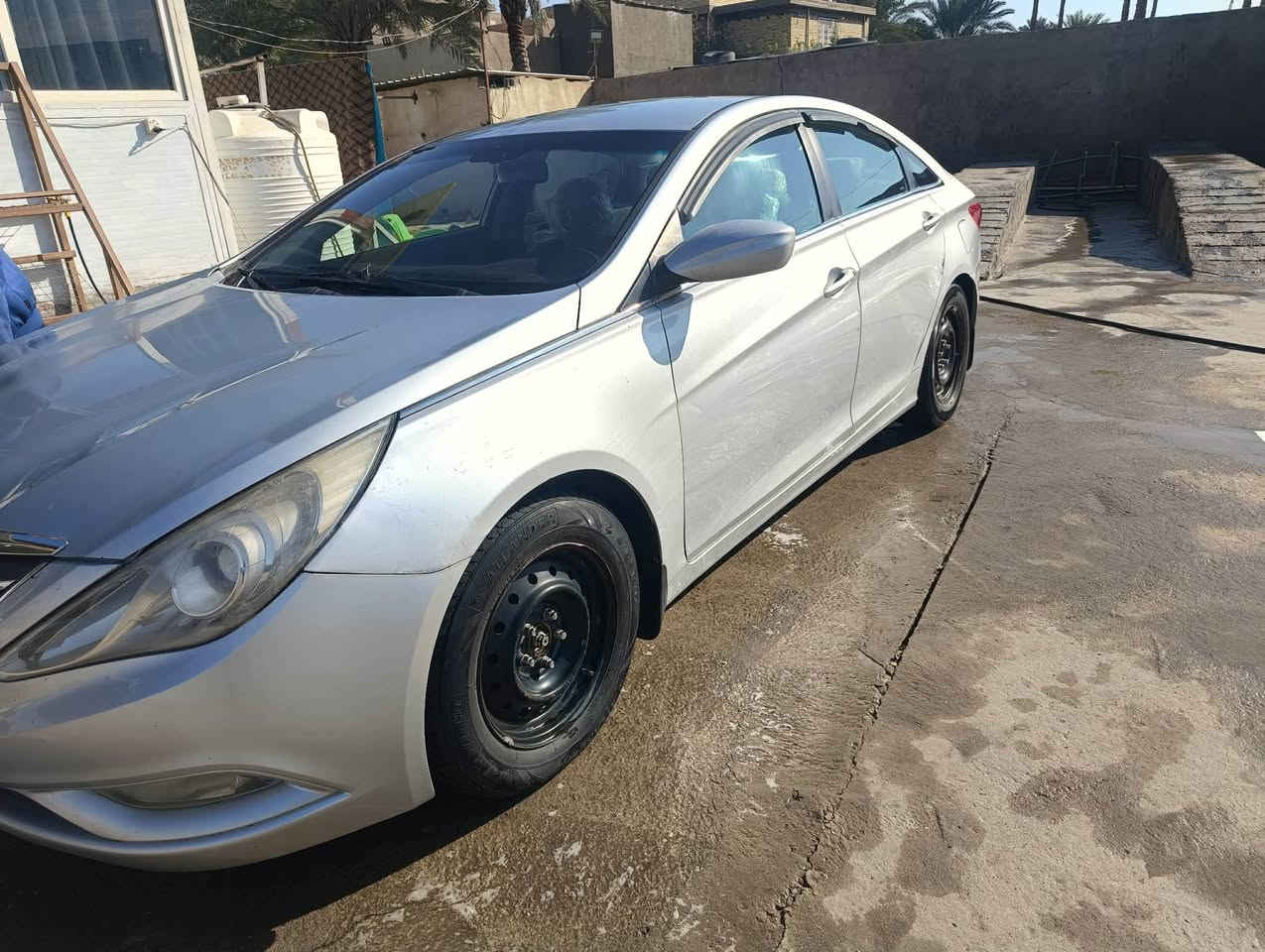 السلام عليكم
 سوناتا 2013 
رقم بغداد الجديد سنوية جديدة 
تخم تاير جديد 
مكينة مامفتوحة السونار بالمنشور
تبريد وحدادية جديد
مكان السيارة الحلة شارع 60
***********
