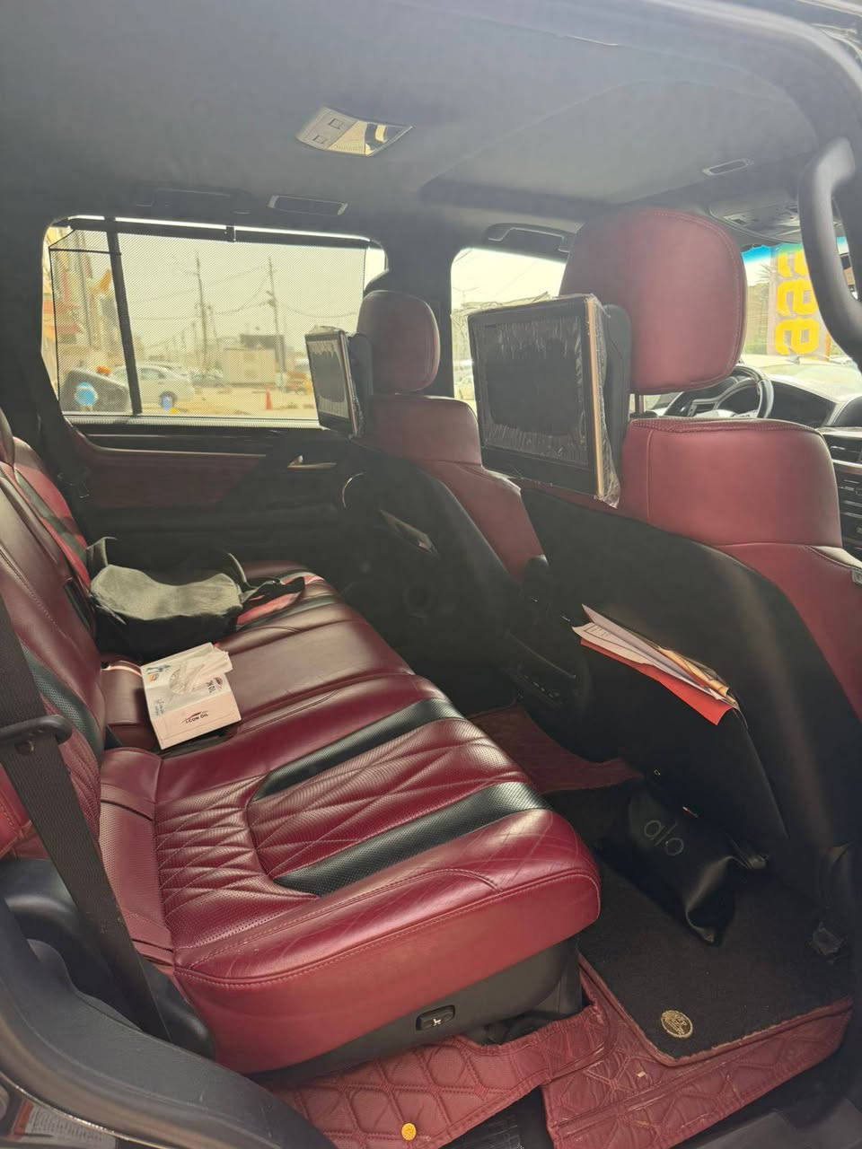 سلام عليكم لكزز 2021 بريم اصلLX570S فول موصفات ماشيه 127.000كم السياره كفاله عامه بدون ملاحضه لون مميز تحويل مباشر مكان السياره بغداد للتواصل ***********
