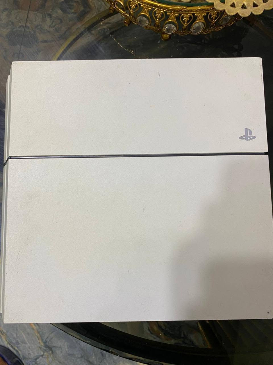 🎮 للبيع PlayStation 4 — مع كامل الملحقات 🎮

للبيع PlayStation 4 بحالة جيدة، الجهاز مهكر ويحتوي على مجموعة ألعاب، ويأتي مع:

- 🎮 4 جوستكات
- 🎮 5 ألعاب:
  - Call of Duty
  - PES 2021
  - FIFA 26
  - Task Two
  - ولعبة إضافية
- 🔋 UPS ببطارية واحدة
- 🔌 كافة ملحقات الجهاز

💰 السعر: 250 ألف دينار عراقي
يوجد مجال بسيط للتفاوض للجادين فقط.

📩 للجادين والمستفسرين الاتصال على الرقم ***********
