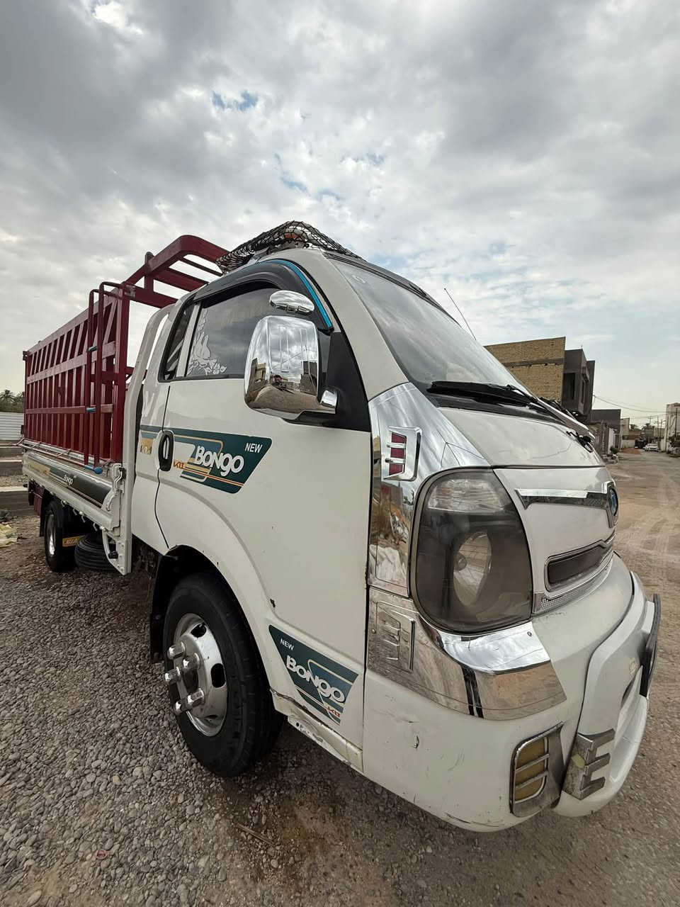 فقط للبيع
كيا حمل فحل موديل 2013 رقم واسط انكليزي محرك 4000 بي بخار من تفتح القبق كير مكفول شاصي مكفول رقم شاصي مكفول تحويره 14 تايرات خلفيه استد 27 كهربائيات كلها شغاله سياره جاهزه مجهزه للعمل 
#تبريد عاطل وبيها صبغ بلمكان المحدد موضح بلصور 
السعر 109 وبي مجال قليل
المكان حله
***********
