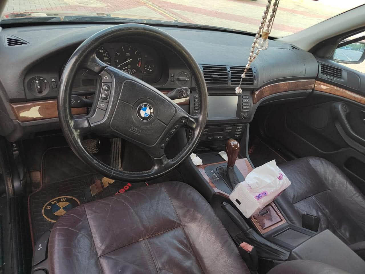 السلام عليكم
سياره للبيع BMW200 صقر (بومه) محرك 28 تدفئه تبريد رقم سليمانيه جديد سنويه لل2029 باسمي والسياره ناعمه كلش بيها دفتر بانزين
سياره جناي منضومه تبريد جديده حداديه جديده السياره مصروف عليها ومتعوب عليها 
مكاني كركوك 
تحويل بالشرط مباشرتآ 
السعر 90 وبيها مجال رقم الهاتف ***********
