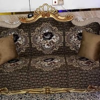 نص تخم • ٥ مقاعد • بغداد