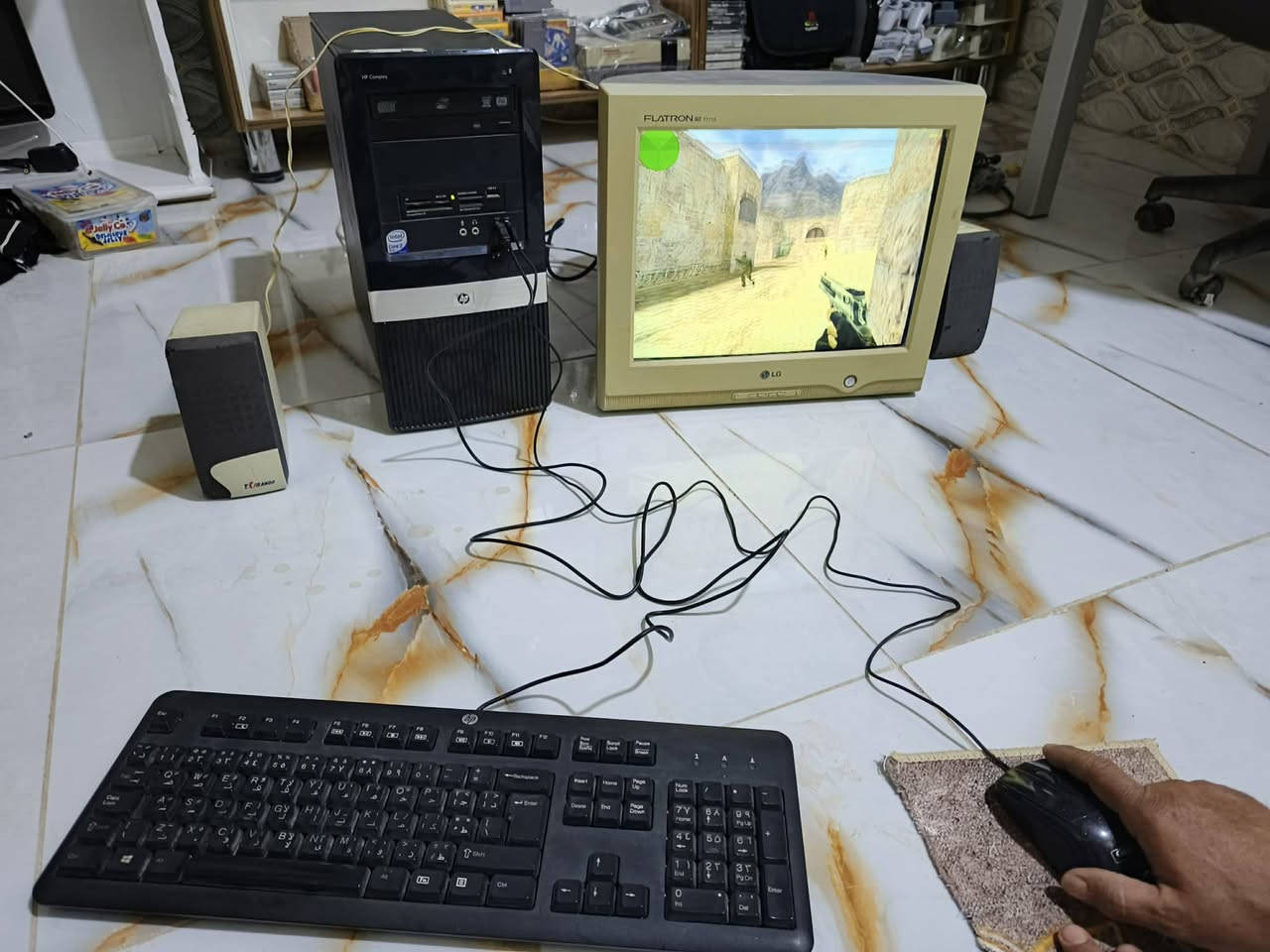 السلام عليكم
Old PC 
حاسبة قديمه كامله ومنصب عليها 80 لعبة قديمه 
هارد 160 كيكا وندوز 7 
سعرها 95 ألف 
مراسلة***********
متوفر توصيل لكل محافظات العراق
