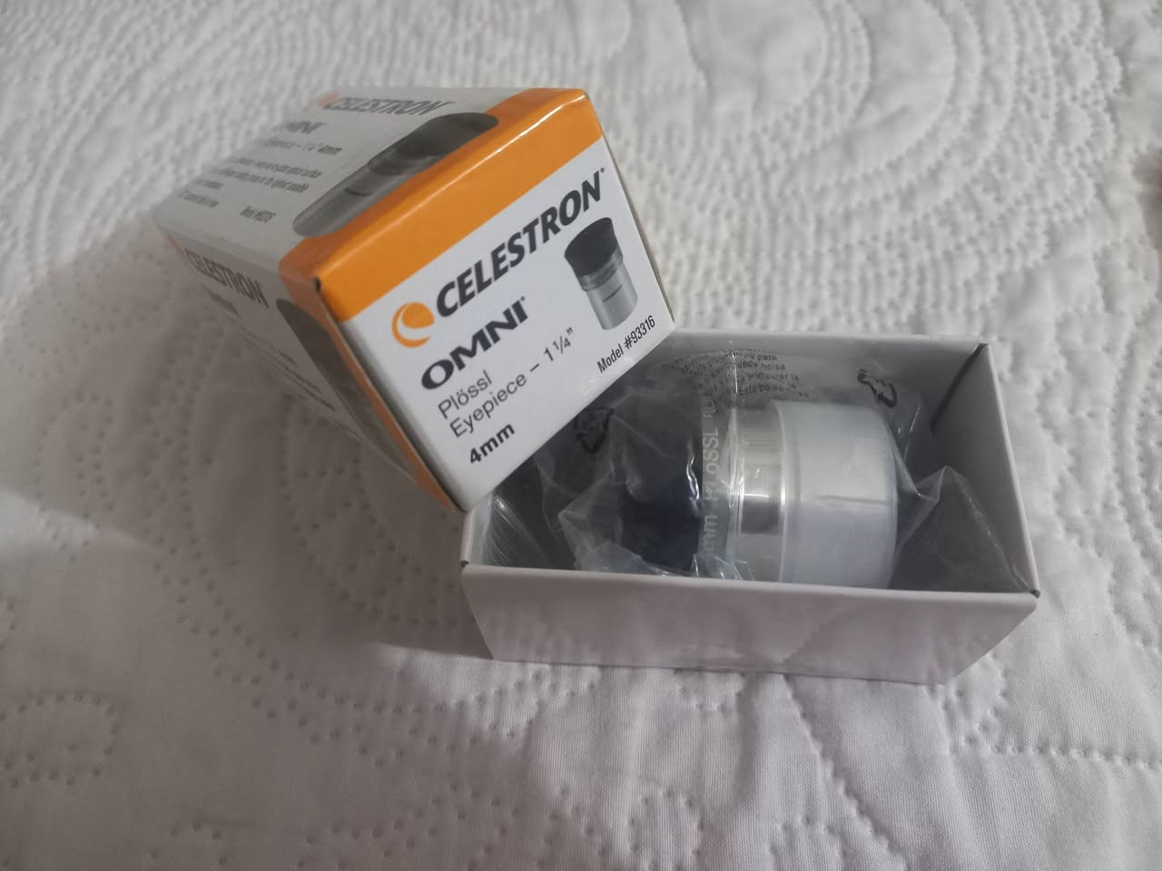 عدسات تلسكوب للبيع عدد 5 ماركة CELESTRON مكاني بغداد وللأسف توصيل ما عندي سعر العدسات ب60 الف وبيهن مجال بسيط للتواصل ***********
مقاسات العدسات موضحة بالصور  وتتراوح ما بين ال٤ ملم إلى ١٥ ملم
