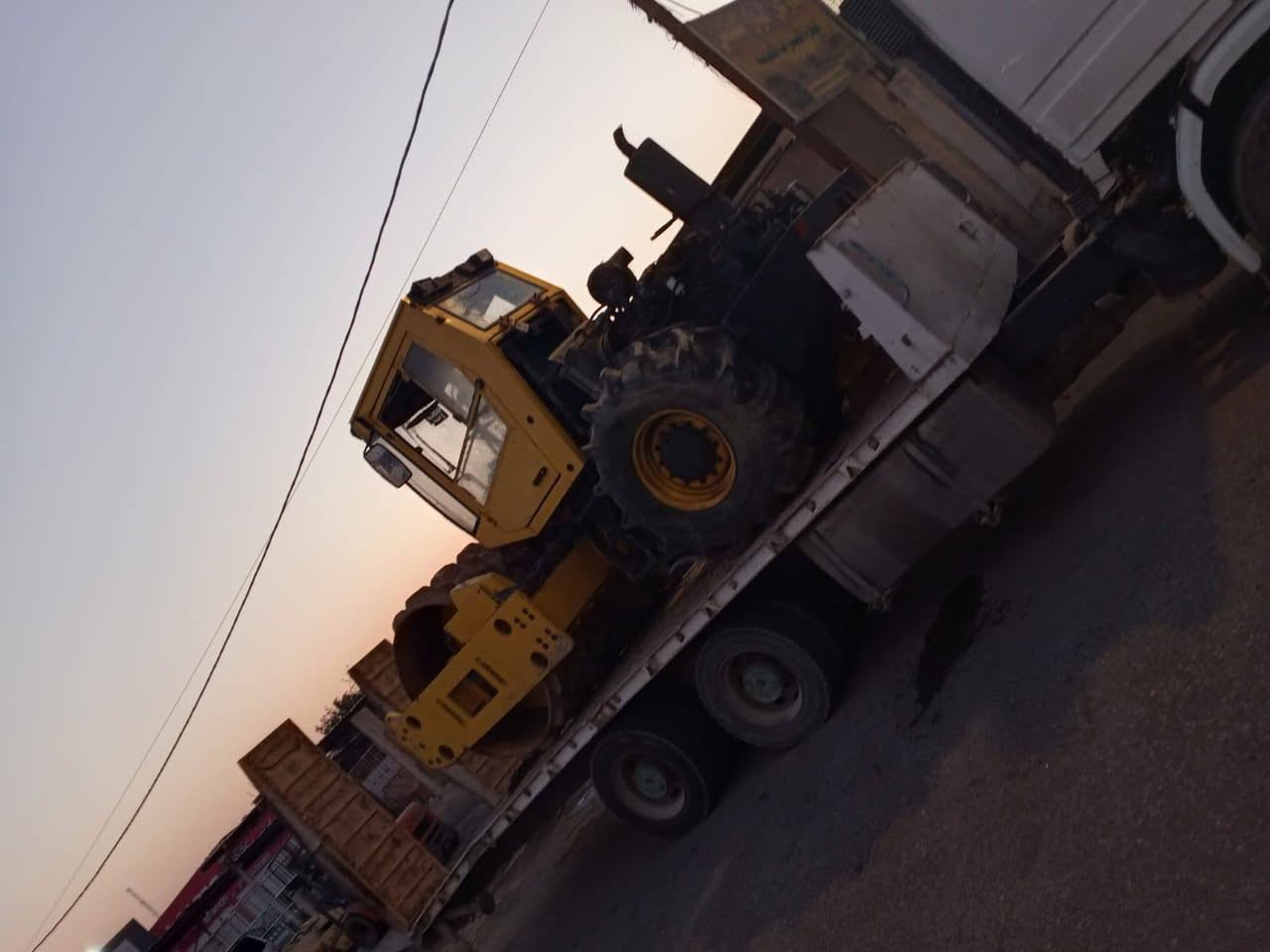 سلام عليكم حادله ضلفيه بوماك للبيع رقم سنويه بصره
***********
