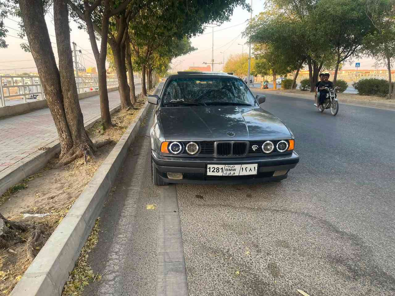 بەناوی خوا گەورە  bmw e34 مەکینەی کەپس520گئڕعادی ماشەلا لەقەوەتی  4جام کارەبا  6کەلە سەقف سلایت  لایت ئەلقە زینۆن  بئدەعم لئدراو بئمەسرەف گئڕو مەکینە ئەکسل کارەبای هەموی بەشەرت تایەی تازە سەدری تازە گۆڕاوە  لەسەر بیلادی ماوەتەوە  258 هەزار هەقیقی ڕۆشتوە  سەنەی ئەوەلیات  لەکەلارم *********** سعری 38 مەعمەلەیە برایانەی تئدایە کئویستی  لەخزمەتدام
