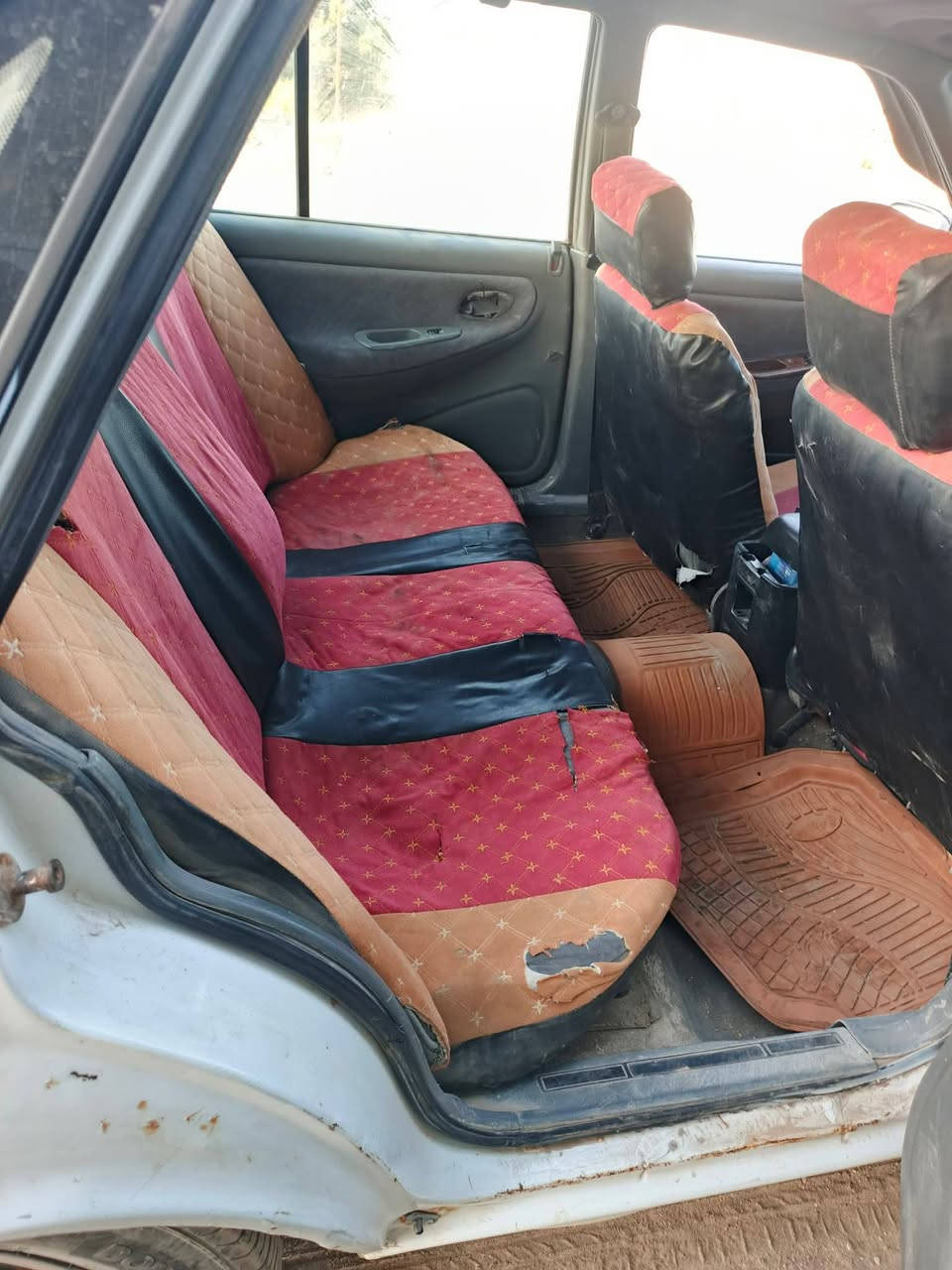 لبيع موديل 97 بأسمي شرط التحويل سياره خير من الله كير ومكينه مكفولة ترايك لبصره شواصي 
كير عادي 
يرادلهن تعمير سنويه ل30 رقم نكليزي 
السعر 27وبيها مجال 
المكان بابل جبله 
استفسار ***********
***********
