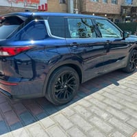 للبيع اوت لاندر بلاك اديشن فول عدا الفتحه حجم المحرك : 4 سلندر (2.5L) ...