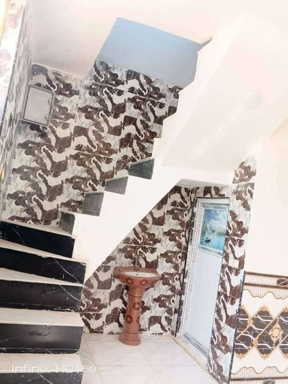 #يالله
🏡دار للبيع🏡#اقصاد_اقصاد
المساحة:50 متر  *********** 
✅ #طابو_زراعي_ مشمول بلتطويب سند 25 _أقرار_محكمه
السعر: 22ونص قفل   (مقدمه 10مليون وكل شهر 500)
الموقع: النجف شارع الصب مقابيل جسر الشهداء عمود 335
#اقصاد_اقصاد
مواصفات البناء:
غرفه  وصاله ومطبخ حمامات داخليه 
بناء مرتب (أساس + سقف كونكريت + طابوك)
أرضية 
*********** واتساب 
الخدمات:
ماء كهرباء مدارس سوق تبليط مولد

للاستفسار والاتصال:. ‏‪
‏‪
*********** واتساب
@إشارة
