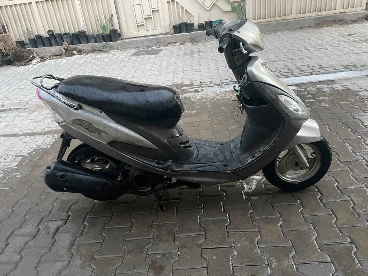 ماكس120 منغولي مكينه  ناعمة شلعة معدل كفر مختم كابريتر بلاد سلف نكره كل وقت كهربائيات كاملة كلها سعر ٥٠٠ وبيها مجال بسيط مكان حرية ***********

نص مكتوب في الصور:
- یا ابا الفضل العباس