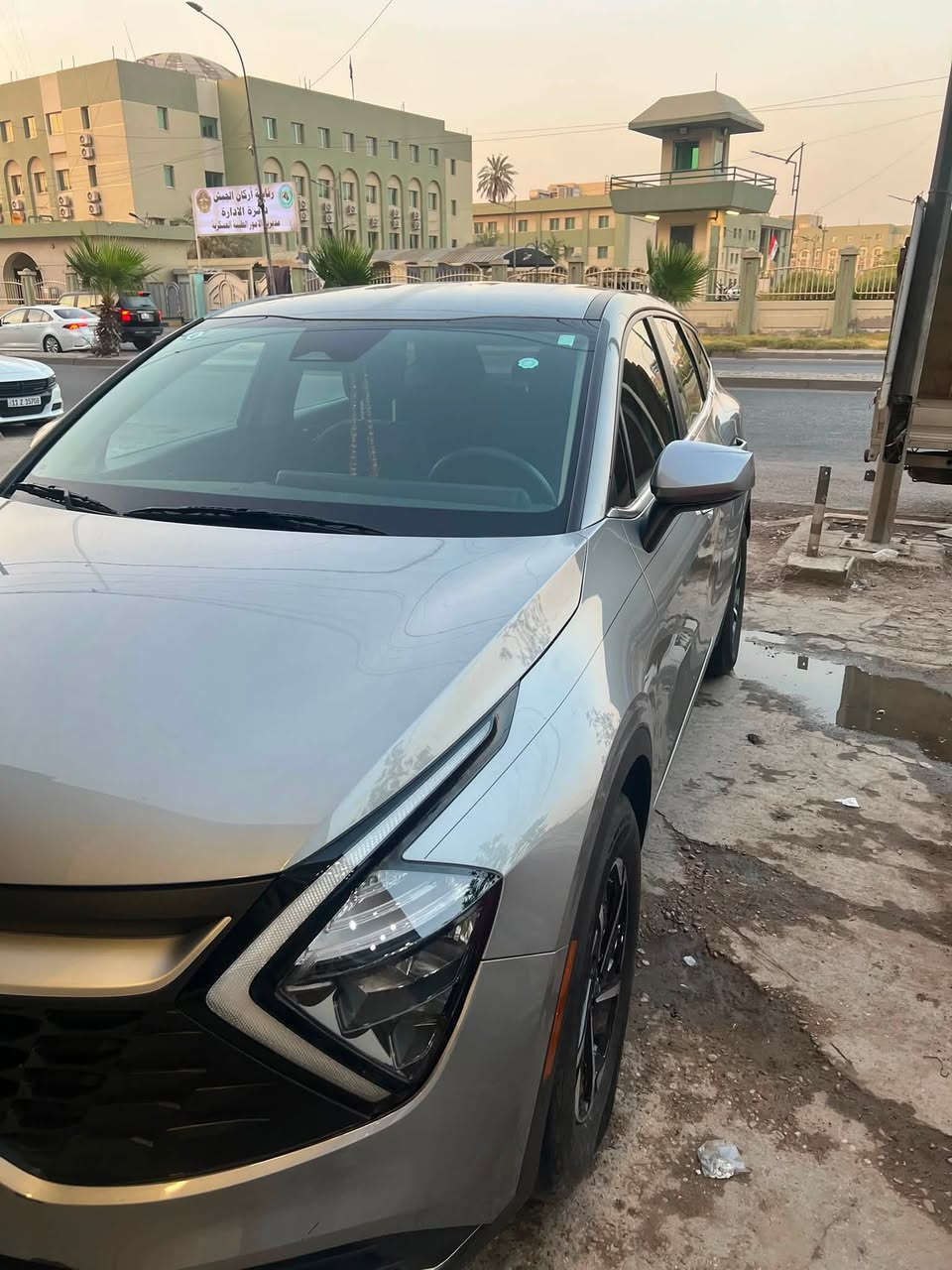 سلام عليكم من رخصه الشباب الطيبة سبورتج 23 ورادّ امريكي بدون ضرر اكررر بدون ضرررر هايبرد السياره تخبل ماشية 72 الف سياره بعدهه تخيل ممتعوبه استخدام مكانين من الكراده لشارع فلسطين 
مواصفات الاعتياديه 
سايد بريك بصمه
اوتو هولد
3مودات قياده
كامرة دواره
تحكم جهتين 
كير ماوس
كشنات مخمل 
سياره تاخذه ماتصرف عليهه ولا ربع 
السياره هايبرد نص بانزين نص كهرباء يعني ماتوصل بانزين خانه
رايده ب 184 وبيهه مجاب بسيط كلش لان ماكو بنضافتهه ومابيهه حادث اكرررر طابة كلين مكانهه كراده 
والي بخاطره ميكون خاطره اله طيب
***********
