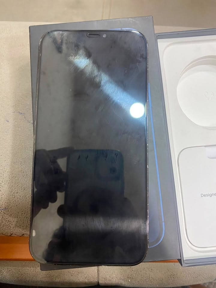 ايفون 12 برو ماكس 256
مبدل بطاريه وشاشه 
للبيع مكاني بغداد الحريه 
كارتونه وغراضه ويه
سعره 275   وبي مجال 
***********

