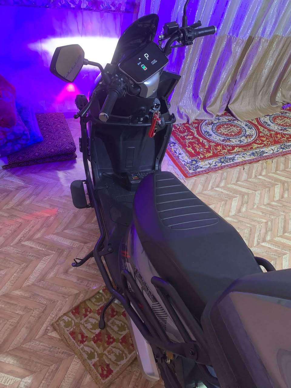 لبيع دراجه شحن جديده صالي شهرين من أخذته اسمه ساحقا مديل ٢٠٢٦ دراجه جديده برياته جديدات دراجه مامتعوبه شراي بخدمته مكاني بصرة كرمه علي سعر مليون و٢٥٠ بيه مجال دراجه جديد هذه رقمي ***********
