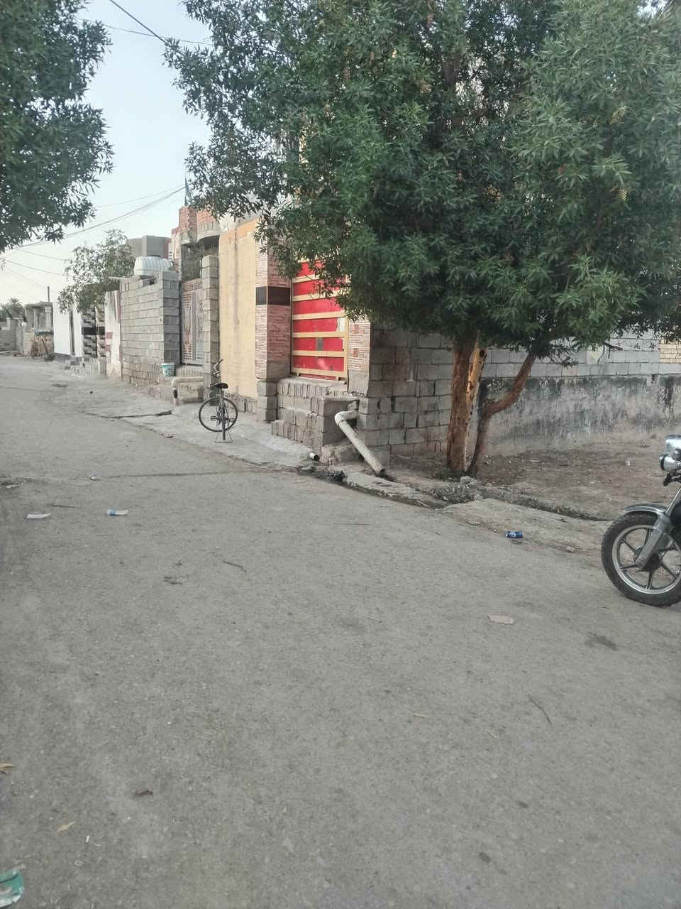 قرب حسينيت الزهراء عليها السلام داخل كراج امام عسكر 120م بناه طابوك واتساب ***********
