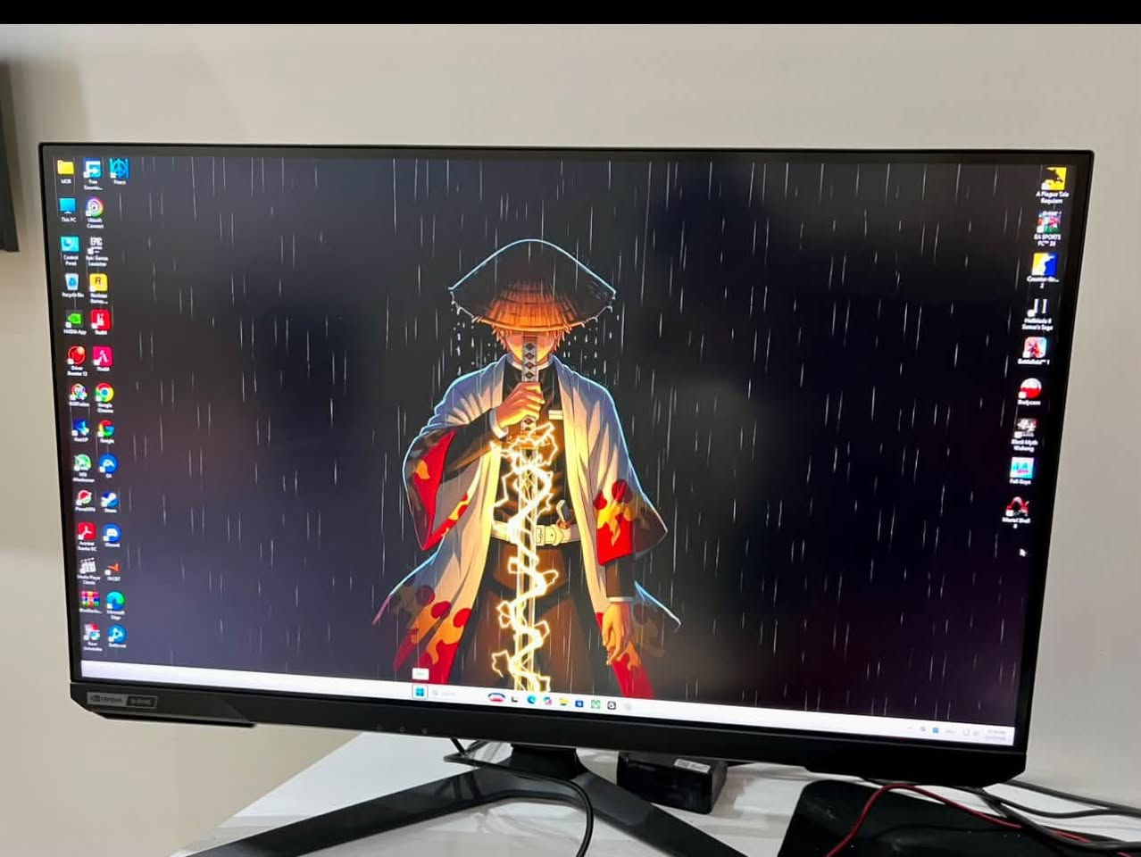 شاشة Samsung Odyssey G5 للبيع
🖥️ المواصفات:
• Samsung Odyssey G5
• حجم 27 إنچ
• دقة 2K / QHD (2560×1440)
• تردد 165Hz
• استجابة 1ms
• شاشة Gaming مناسبة للألعاب والـPC
• الشاشة مستخدمة ونظيفة
• وياها الكارتونة وجميع الملحقات

💰 **السعر: 270,000 **

📍 الموقع: بغداد الاعضميه
🚫 **أعتذر، ماكو توصيل تجي تفحص تاخذ **

📩 اللي عنده استفسار أو مهتم بالشراء، يدخل خاص أو يتواصل على الرقم:

📞 ***********

نص مكتوب في الصور:
- 1 HDMI IN 2 DP IN 3 USB / SERVICE 4 POWER