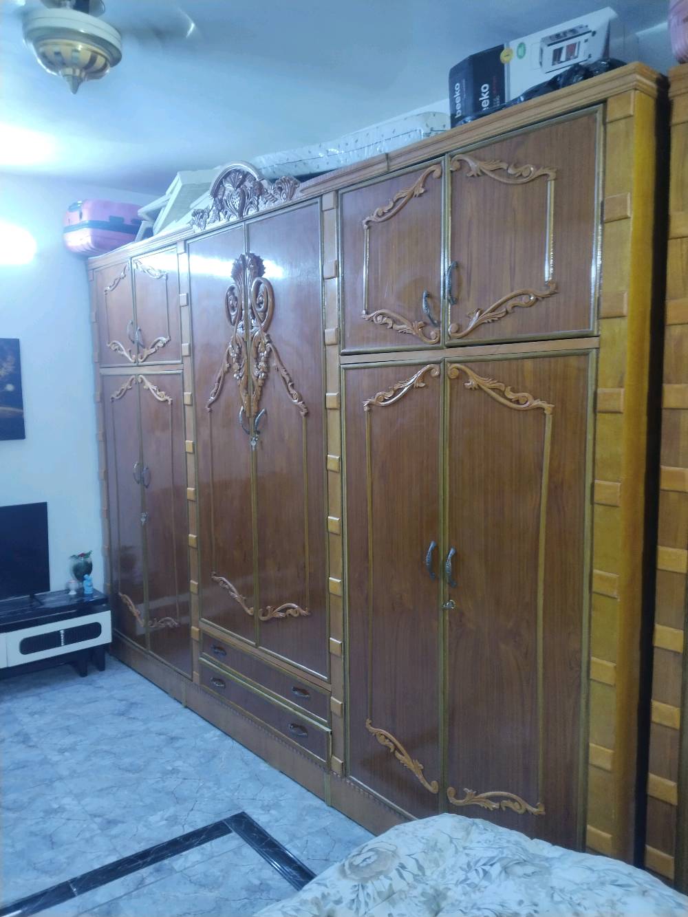 غرفه نوم صاج عراقي  الضرر موضح بلصورة بس الزويه 
للبيع السعر  1،250 
(لاتصال )***********. بيها مجال قليل