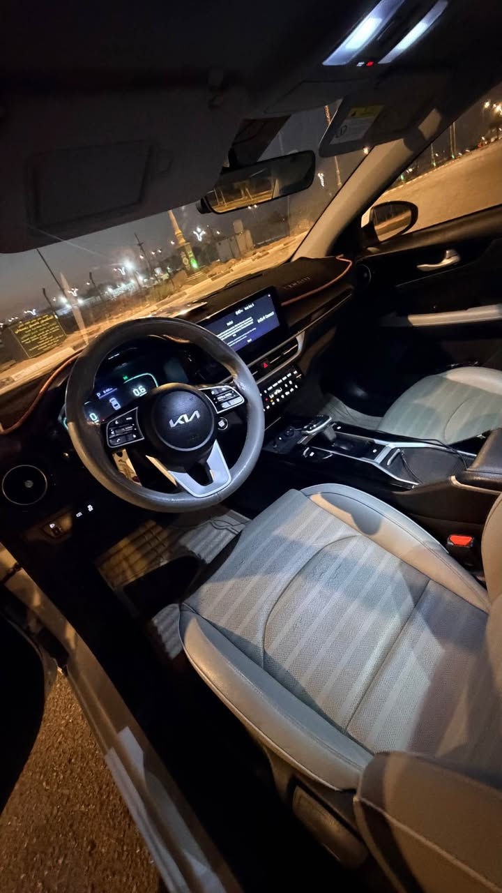 K3 2022 🇨🇳
فول مواصفات السياره :- 
-اناره زنون + بك لايت led
-ويل كب كروم 
-فتحه 
-بصمه دخول ذكي +يده نيكل +تريشه نيكل 
-دواخل جلد ابيض 
-عدادات دجتل +شاشه ابل كار بلي 
-شحن وايرلس 
-مود درايف +اوتو هولد +هاند بريك دكمه 
-تبريد شاشه +قطعتين تبريد 
بيهه طخه بسيطه بالجنطه وبيهه تعديلات عالبارد بدون اي تبديل بك لايت بلاد ودعاميه خلفيه بلاديه بدون اي تبديل سونار بيهه السياره 
مكان السياره كربلاء سعرهه (١٢٥)
للاستفسار (***********) كربلاء, العراق

نص مكتوب في الصور:
- سونار 3m.car لفحص السيارات ***********7808 KA بارد + تكحيل الغطاء الخلفي رصعات في المكان المحدد الامامي رصعات في المكان المحدد الجانب الايسر بارد + تكحيل + رصعات في المكان المحدد الجانب الايمن 3m.car لفحص السيارات بالاشعة فوق البنفسجية سليم الجزء العلوي الفرع الأول كربلاء - سريع حي المعلمين - مجاور مقهى كاظم الفرع الثاني كربلاء - مدينة المعارض الجديدة - مقابل الاستدارة
