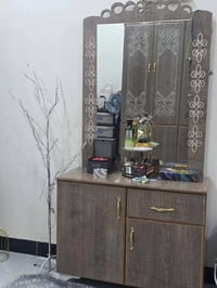 غرفة اخشاب • جديدة • مستعملة