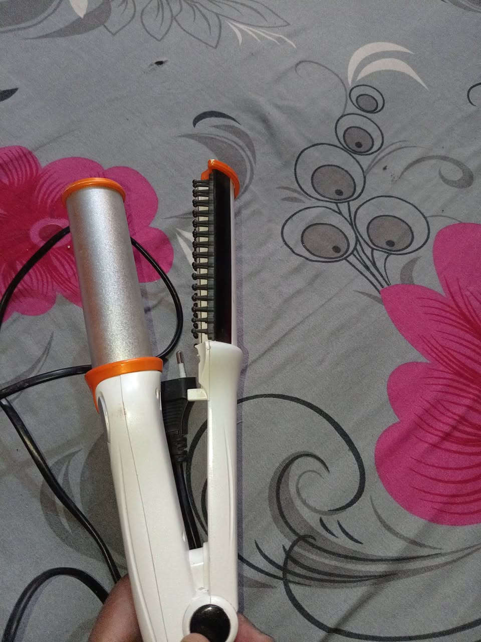 للبيع ✂️ مقص شعر🪮 حراري
عنوان سماوه الذجريه تواصل ع
 واتساب هذآ الرقم ***********
