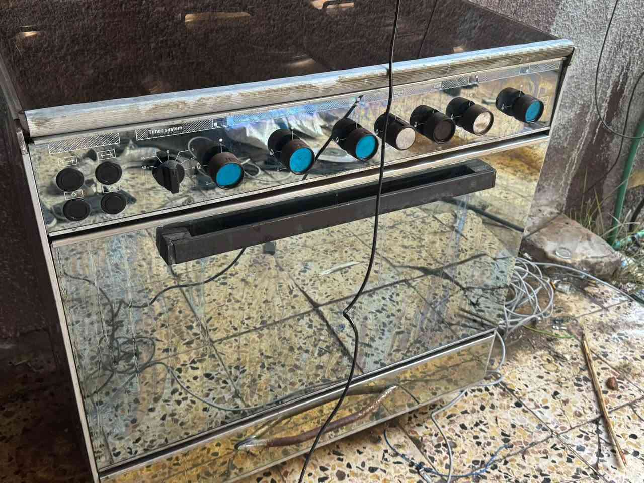 طباخ للبيع السعر 160 نضيف كله شغال الاستفسار ع رقم ***********
