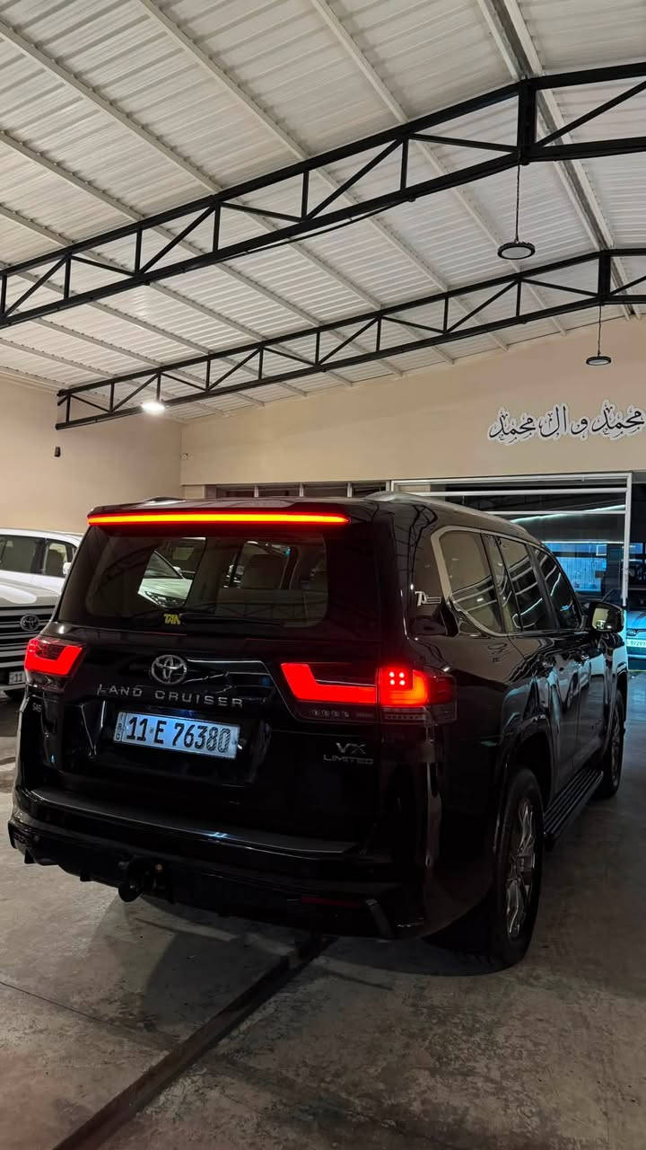 لسلام عليكم 

بسعر حلو ومناسب 🛑

لاندكروز 2022 VX 
ليمتد 
BLACK
فول 1/1 
كشنات ذاكرة / كهرباء 
+ تدفئة تبريد 
صندوك كهرباء 
كشنات خلفية كهرباء 
شاشة جبيرة 
سماعات بل تكم 
ماوس انضمة قيادة 
عداد شاشة 
تحكمات ستيرن 
شاشات خلفية 
كشنات خلفية تبريد 
لايت LED 
ستوب لايت خلفي 
 ساز اصلية السيارة 
ماشية 54 الف 
الارضيات + الكتلوكات بعدهن ممفتوحات بل لايلون

السيارة بيها لبنيد صبغ 

السعر :58 الف وبيها مجال 
***********
