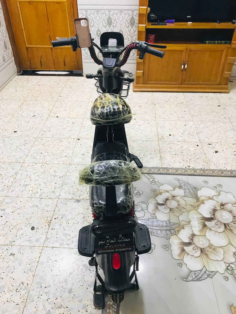السلام عليكم للبيع او مراوس بدراجه  صغيره
باسكل شحن للبيع موديل ٢٠٢٤ جديد بعده بحاله الوكاله نقصه بس بطاريات والباقي كله شغال وجديد السعر (100) وبي مجال للشراي مكان بابل طريق السده للاستفسار ***********
