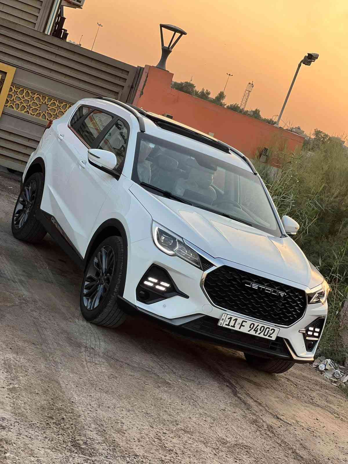 سلام عليكم جيتور x70 PLUS2026 لون ابيض سياره زيرو بعدها بريحة لشركه سياره جديده احله من لصور مكفوله كفاله عامه عدا بارد بسيط بل جاملغ لامامي 
فول مواصفات 
بانوراما + بصمه + بصمة ابواب + داخل جلد + خمس كامرات ٣٦٠ + كشن جلد + جنطه كهرباء + ٧ راكب + شاشه تجتل + هند بريك بصمه + اشاير بل مري + شاحن واير ليست + قطعتين تبريد + حساس امامي خلفي + اوتو هولد + فول تحكمات + نظام ايكو + سبورت وباقي لمواصفات 
ماشيه ١٢ كيلو 
سعر ١٥٥ وبيها مجال 
مكان السياره الكراده 
للستفسار   ***********
