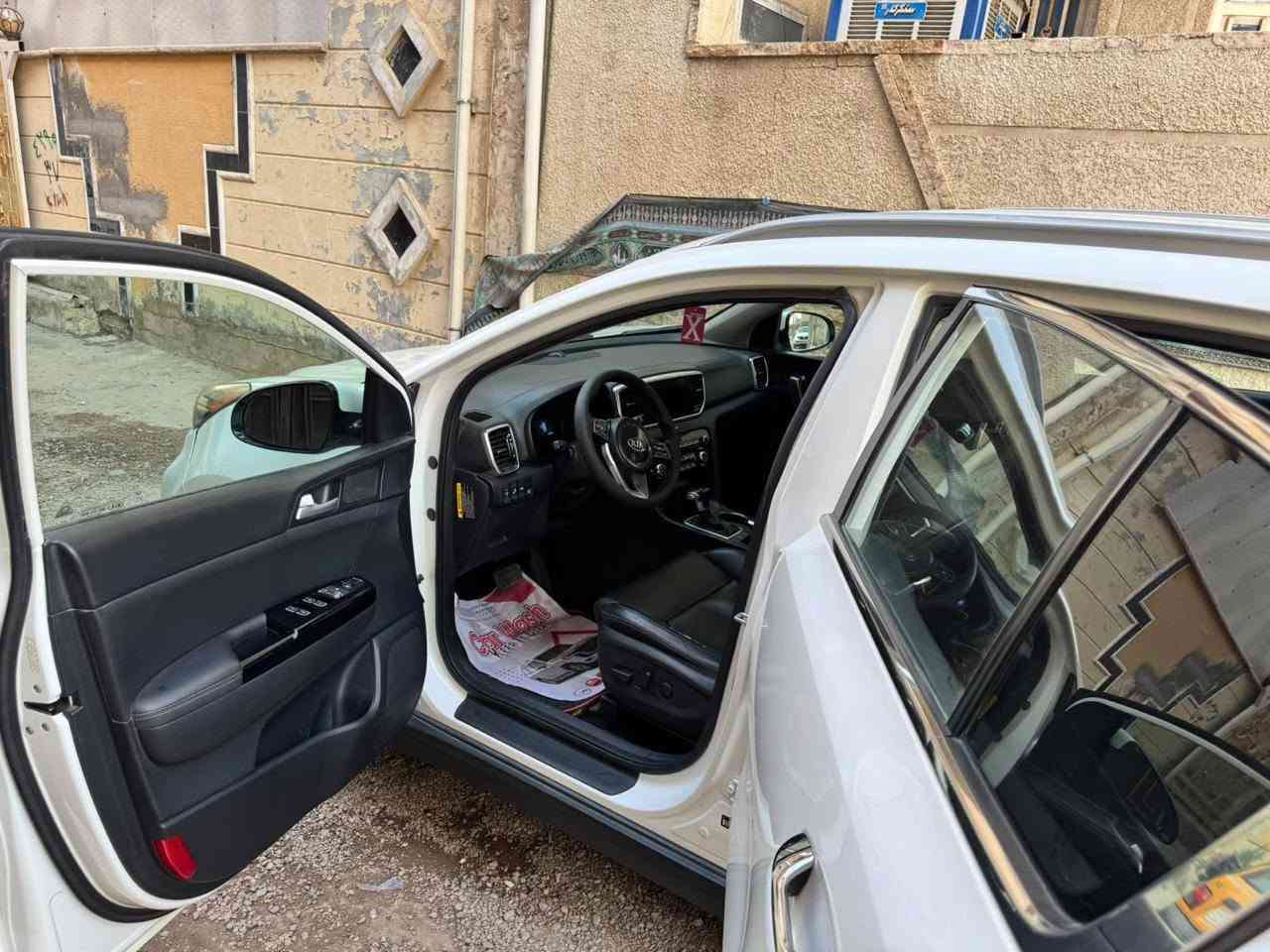 سلام عليكم البيع اسبورتج موديل 2020 وارد امريكي نص فول رقم بغداد دولي مكان السياره بغداد كاظميه السعر 145 وبيه مجال رقم ***********
