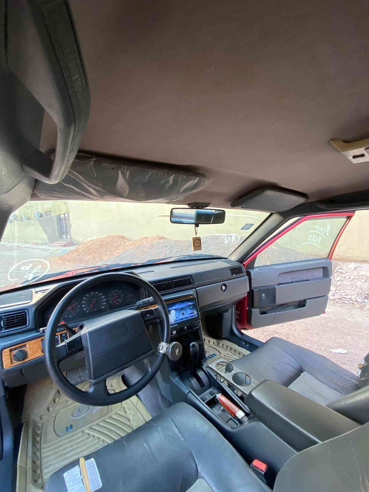 السلام عليكم
للبيع  فولفو 1994 turbo
السيارة شادلها منظومة غاز ب٥٠٠الف حكومية مع وصل الضمان يعني انسى الصرف والادوانز
 مبدل كير واكسل +مشط ستيرن
حدادية ٨٠٪؜
حالة المكينة كما موضح في المنشور 
السيارة شادلها عتب نفخ
عليها منظومة ABS 
تبريد ثلج
ومطريات 
وسمجة صاج 
شادلها شاشة قلاب (يوتيوب+ كوكل ماب+ شادلها كامرة خلفية)
داخل جلد رصاصي
منضومة لد شمسي كامل (بلاجكتور +ناصي عالي اناره فول) 
بگ لايت كريستال 
كيجات كلها شغالة (كيلو متر + كيج التيربو )
نواقصها فقط حساس ABS+ سكن جهة الصدر بي كسر 
السعر 75 وبي مجال بسيط 
مكاني نجف حي الامير 
للاستفسار ***********
متواجد واتساب فقط
