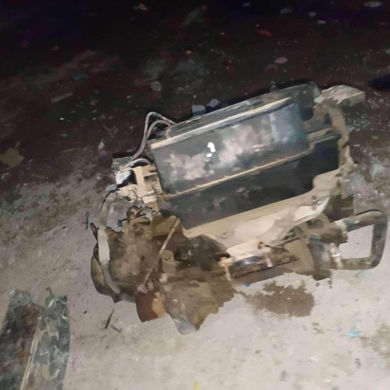 مكينه وكير كامله ماعده لسلف ومراوح ورديترات تبريد ومي مال سمنت شغاله بيه تبخير لمكان بغداد لأمين ثانية رقم الهاتف *********** السعر 350 وبيه مجال
