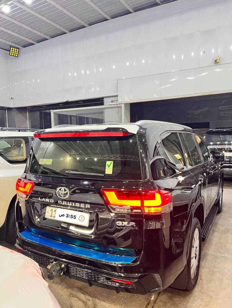 ﷽

� لاندكروز بلاك ادشن 2024 GXR -Limited 
شركة ساز   ام الضمان 
بلاك ادشن اصل مو تلزيك
فول موصفات 
1. فتحه سقف 
2. كامرات 4 
3. رادارات 
4. حساسات 360 درجه 
5. صندوق كهرباء 
6. شاشات عدد 3 
7. كشنات كهرباء 
8. شاحن لاسلكي 
9. ثلاجه 
10. نظام فور ويل 
11. كشنات تبريد 
12. محرك 6 سلندر 4000 تنفس طبيعي 
13. جديدة وحلوه ومال جناي 
14. رقم بغداد مميز باسمي تحويل مباشر 
15. كفاله عامة من جميع النواحي 
16. بعدها بحالة الوكالة 
• نظام تحكم منفصل بالتبريد للمقاعد الخلفية
 • شاشة وسطية كبيرة ونظام صوت فاخر
 • فتحات USB، بلوتوث، أنظمة أمان حديثة

السيارة  ختم بلاك بكل مكان                         

مغلفه PPF للبيع او مراوس 

السعر اتصل 

لاستفسار الاتصال ع الارقام التالية 📲📲

*********** // *********** ‏

تحياتي لجميع
