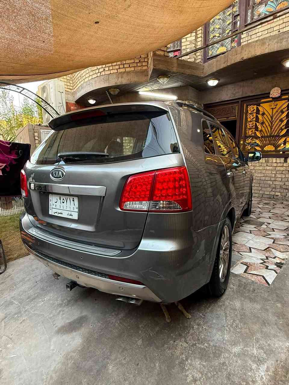 🔥 للبيع أو المَروس 🔥
🚘 كيا سورينتو 2012 (فول مواصفات EX)
 المحرك: 6 سلندر 3500 سي سي.
 السعة: 7 راكب.
 المواصفات: بانوراما، بصمة، كشنات جلد للطرفين كهرباء مع خزن ميموري، تبريد وتدفئة كشنات (أمام وخلف)، تبريد 3 قطع، مري شفط مع إشايير.
 الضرر: حادث أمريكي (جاملغ وبنيد)، جردة عدي وصبغت بالكامل (بيع حزام للتنظيف).
 السنوية والتحويل: السيارة باسمي، والتحويل يتم في اليوم الثاني مباشرة.
 المكان: بغداد - الزعفرانية
 للإستفسار والاتصال: ***********
