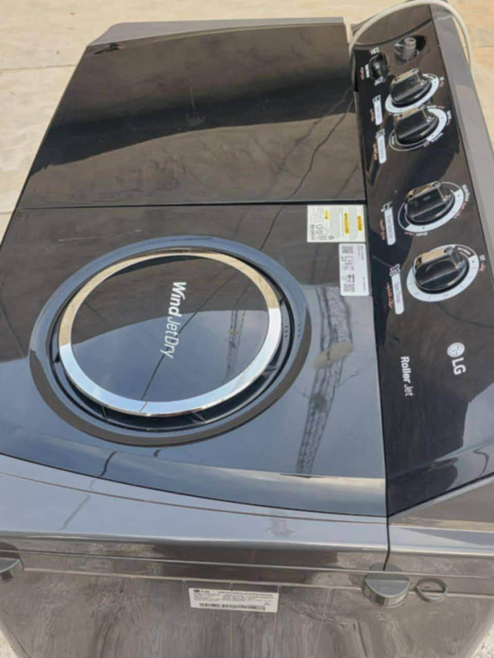 سلام عليكم
للبيع غساله اوتماتك  شركه LG غنيه عن التعرف
الغساله مستخدمه يمكن 3 غسلات بيه فقط بعده جديده كلش 
وصل الشراء مال جمعيه موجود بعده جديده حيل 
سعر 350 
تواصل و الاستفسار 
***********
