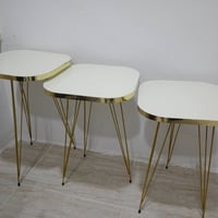 طاولة • ديكور منزلي