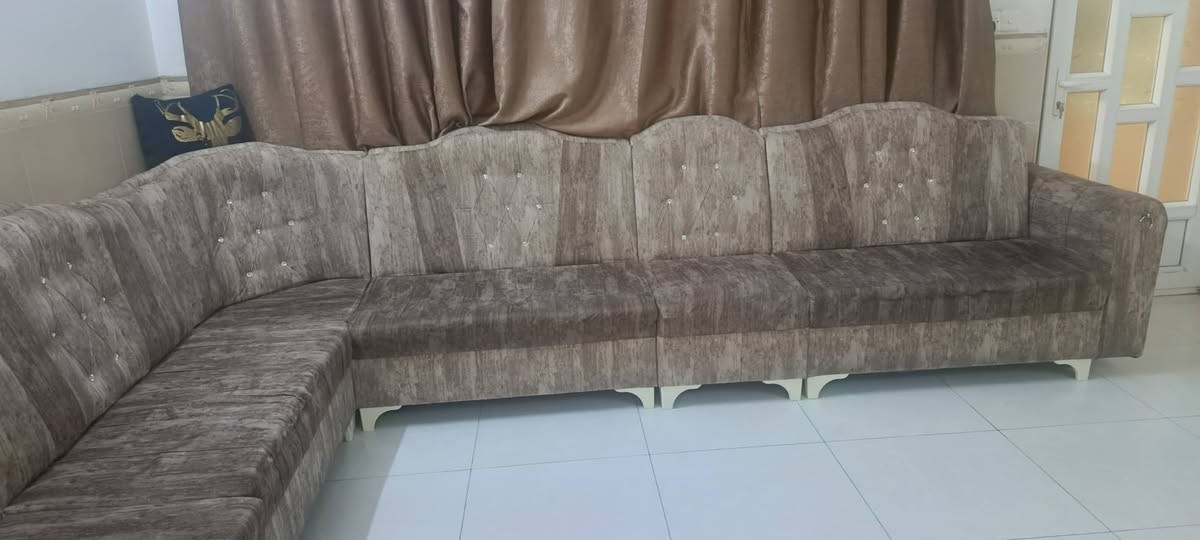 يابلاش يابلاش
طخمين قنفات ابيعهم سوى طول ٧ متر نضاف مال بيت يحتاجلهم شويه ترتيب اذا واحد يريد يرتبهم .
قفلهم قفلهم اثنينم ب ١٧٥ الف 
طخمين ب ١٧٥ 😱😱😱
عرض حصري اليوم فقط 
***********
