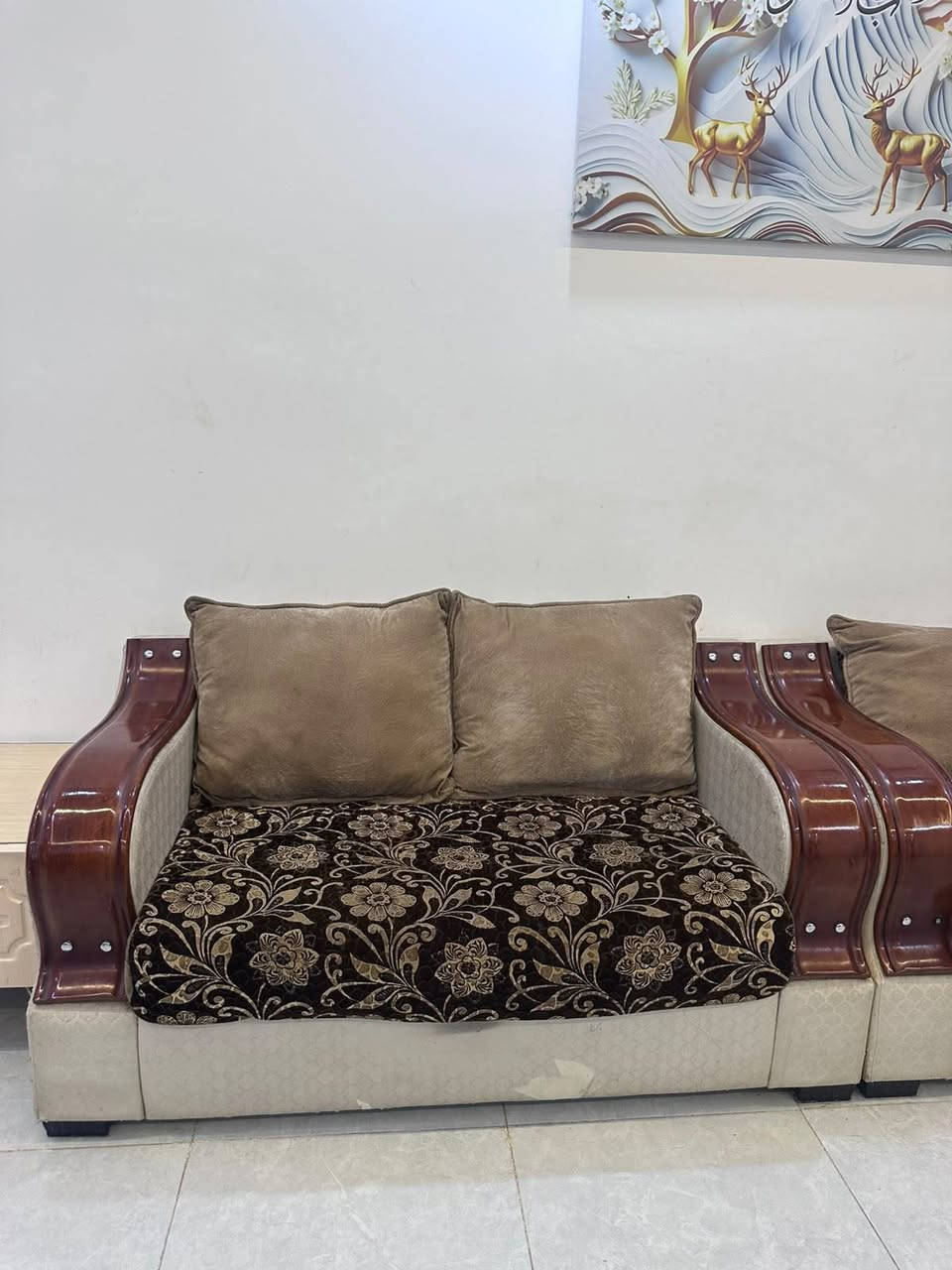 ديوان تركي تكمه مابي اي ضرر ٨ متر ونص تقريبا مع كوشاته .ديوانيه .الاسكان .مقابل المعهد  التقني ***********
