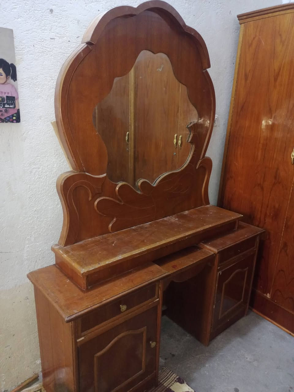 غرفه اخشاب • كامله • مستعجل