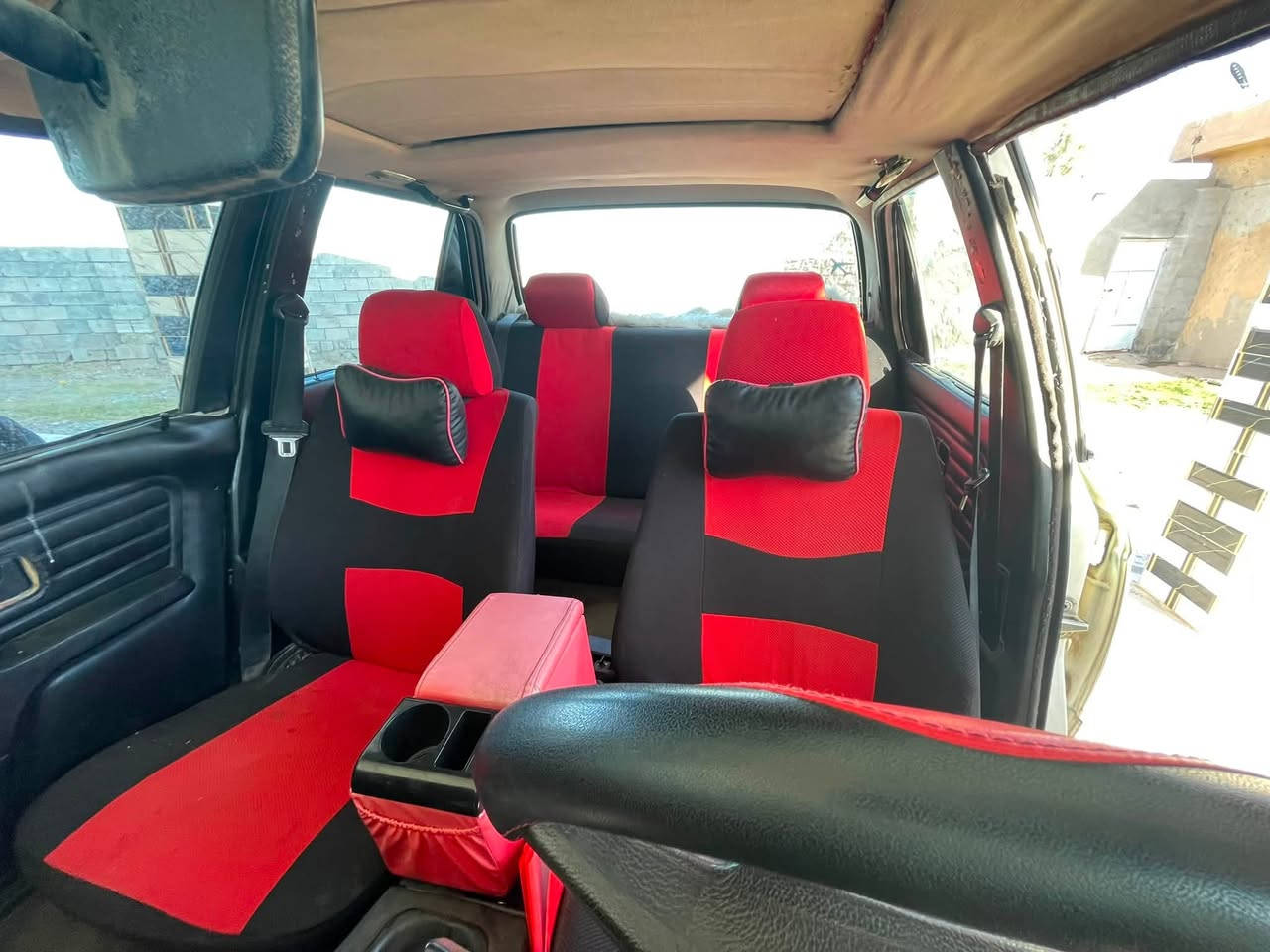 سيارة BMW 320 زعره رقم صلاح الدين رقم انكليزي بأسمي 
بدون ضرر مصبوغ حزام جماليه شرط نظيفة جدا كير ومحرك بطه ٦ سلندر مكاني تكريت للاستفسار ***********
