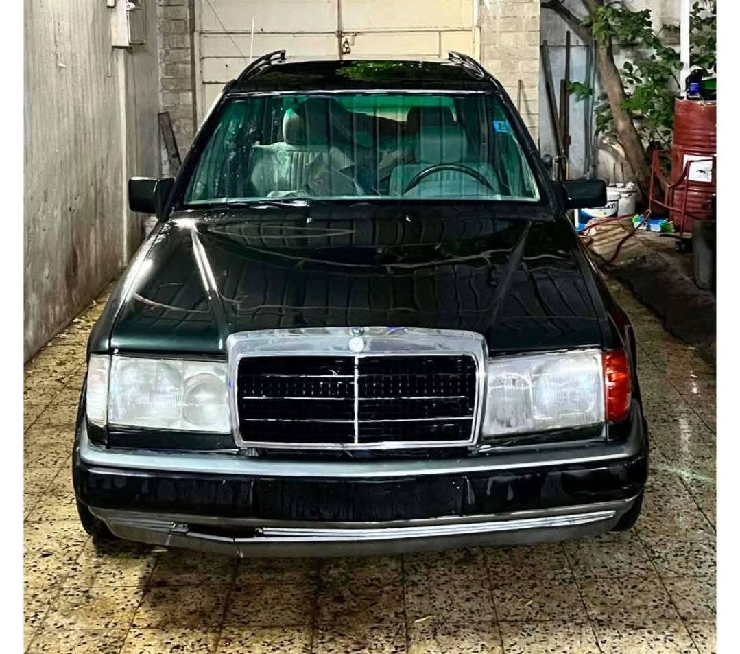 سيارة مارسيدس ستيشن موديل ١٩٩١ اللون اسود نفطي سنوية وارقام جديدة ومميزة (11633نينوى) بأسمنا  محرك وكير سوبر بطة حجم 3000. دوشمة جديدة اطارات جديدة شرط التحويل... السعر 25$....للاستعلام هاتف*********** اسيا...  او *********** كورك
