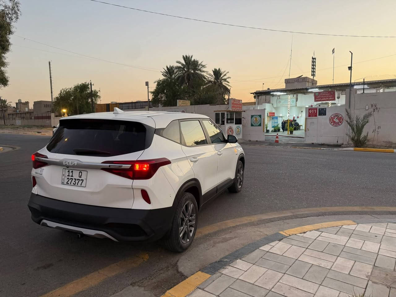للبيع سلتوز موديل 23 
ماشيه 23 امريكي
 بدون حادث فقط موضح بالصور
 رقم بغداد سنويه لل٢٠٣٠. 
سياره نضيفة بالعافيه ع الياخذه جدا جدا نظيفه
محرك ٢٠٠٠ دوش 
السعر ١٤٢

مكان بغداد نفق الشرطة 
حي حطين
***********
