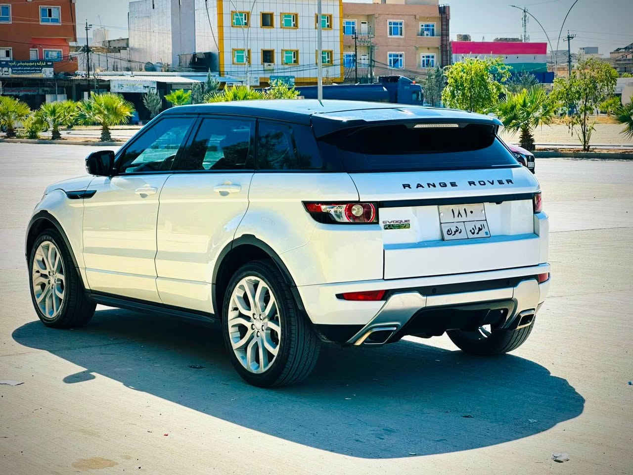 للبيع رنج روفر إيفوك 2013 🔥
Range Rover Evoque  v4 2.0 Turbo AWD
الموديل: 2013
خليجي زيرو ارببل شركة سردار (ضمان دولي) 2 سويج بصمة بلادي موجود
سيارة كفالة عامة دعامية ل دعامية ب شرط
اللون: أبيض بسقف أسود
المحرك: 2.0 تيربو بنزين
سعر : 125$ ورقة
الدفع: رباعي دائم (AWD) بها 12 ايرباك
المواصفات: (سقف بانوراما كامل ، صندوق شفت، داخلية جلد احمر و اسود فاخر ، تشغيل بصمة ودخول ذكي 4 ابواب بصمة ، كاميرا خلفية ، حساسات أمامية وخلفية ، شاشة معلومات وترفيه ، بلوتوث + USB + AUX ، أنوار زينون مع LED ، مثبت سرعة ، مكيف أوتوماتيك ثنائي التحكم ، نظام Terrain Response ، تحكم كامل من المقود ، جنوط رياضية حجم 20 ، فرامل إلكترونية (EPB) مع Auto Hold ، ABS وESP ووسائد هوائية متعددة … الخ أربيل, العراق

