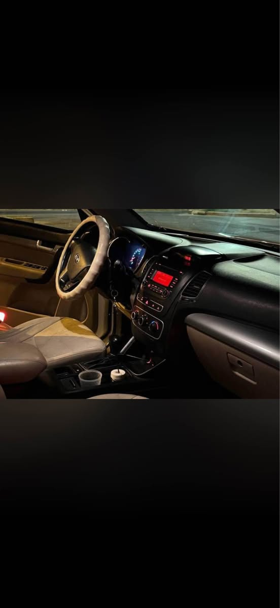 KIA SORENTO 2013
کیا سۆرینتۆ ٣٠١٣
سەیارەکە زۆر خاوێنە ماشاءالله  هەزەی نوەێە ڕەقەموو سەنەوی تازایە  2 پارچەی بۆیاخە بێ ناوو گرتن بێ ئێڕباگ هەموو گیانی بەشەرتە  160,000 km  ڕۆییە زۆر خاوێنە و ماڵی دۆستە  گێڕو مەکینەی بەشەرتە  
یەک دەستەو بەناوی خۆمانەوەیە 
کۆبۆنی بەنزینیشی لەگەڵایە 
ژمارە مۆبایل: ***********
ژمارە مۆبایل: ***********
نرخ :147 گەڵاو مامەڵەیەکی کەمیشی تێدایە كويسينجاك, أربيل
