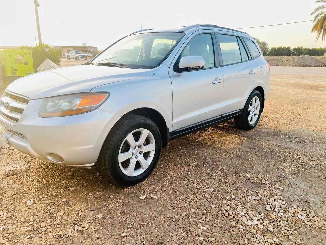 مكلف بل نشر سنتافي موديل 2007
السعر 110 وبيها مجال بسيط 
وارد امريكي
سبعه راكب 
3 قطع تبريد 
بيها جاملغ خلفي 
وقبق الجنطه مبدل 
وبارد قليل 
العنوان بابل / جبله
للستفسار ***********رقم صاحب السياره

