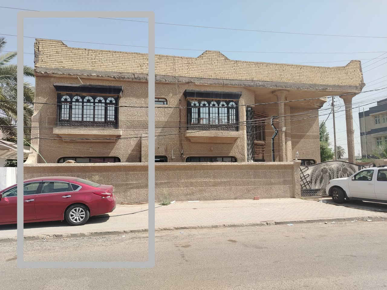 فرصه للاستثمار بشارع تجاري بحي الجهاد بالاطباء شارع عريض ٢٠ متر ورصيف كبير وواسع.. قطع من دار المساحه ٥٠ متر واجهتها خمسه متر ونزال ١٠ بنفس شارع جامع فخري ابراهيم شنشل  اي شخص يحب يستفسر يتواصل ويايه عالرقم اني صاحب الدار ***********
