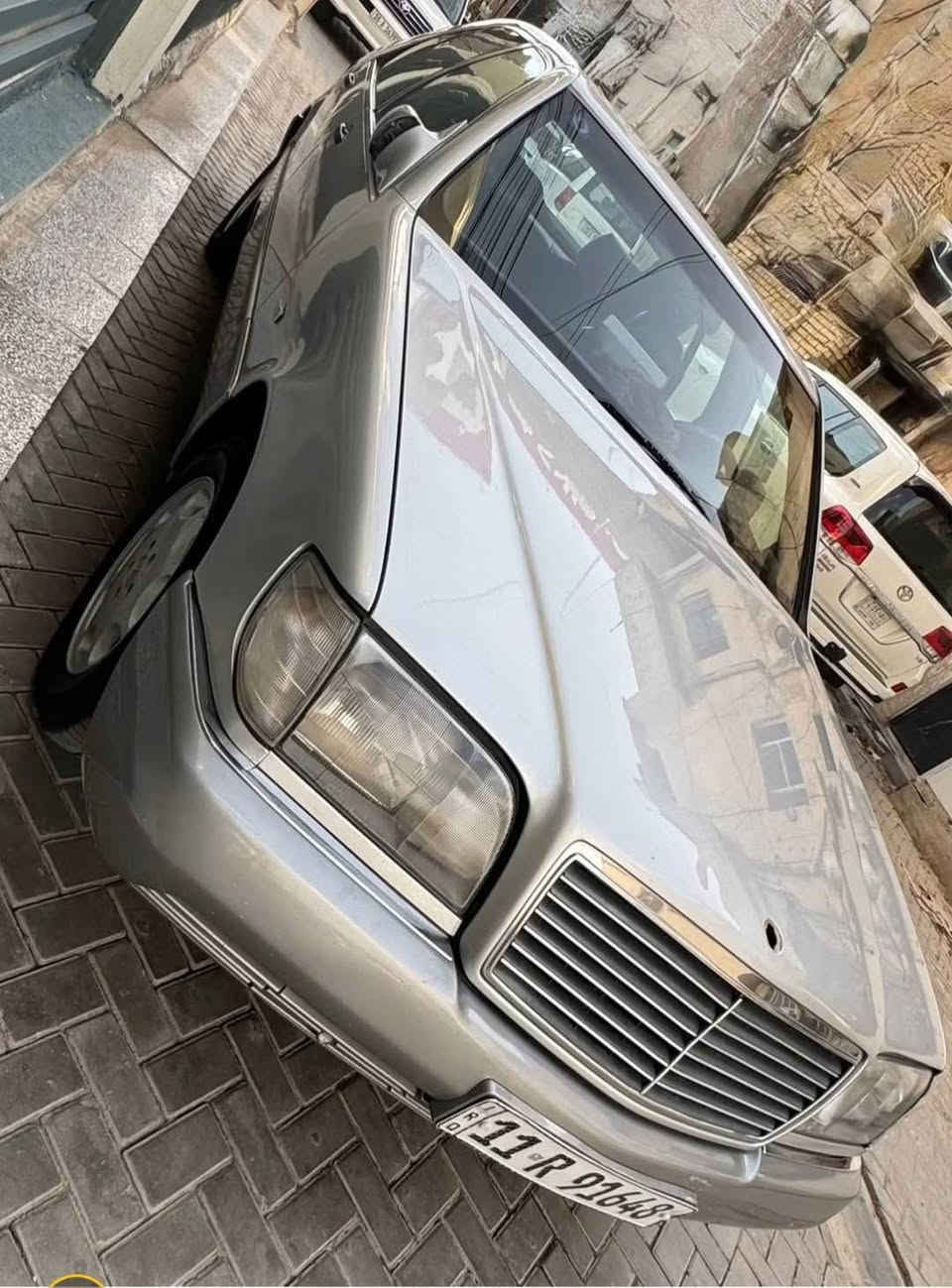 سلام عليكم مرسيدس شبح للبيع فقط ١٩٩٢ محرك بلادي تابوت كير محرك خير من الله ولا ربع غرامه بأسمي تدفئه و تبريد ثلج تخم تايرات جديد داخل جلد كهربائيات شغاله مصبوغه عام صبغ درجه اولى سياره تاخذهه كبل للشارع ما بيهه نقص  
السعر ٧٥وبيهه مجال بصيط للشراي 
بغداد .التاجي .قرب شركه زاكي***********
