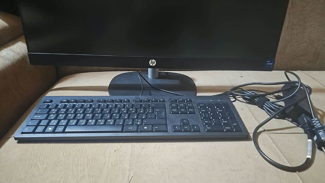 حاسبه اجي بي للبيع: HP All-in-One Desktop 27-cr0xxx
المعالج: Intel Core i7-1355U — الجيل 13

الرام: 16GB

النظام: Windows 11 Pro

الشاشة: لمس، يدعم 10 نقاط لمس

نوع الجهاز: All-in-One مكتبي

[١٦‏/٨، ٢:٢٥ م]  هاي مواصفات الحاسبة اللي بالصورة 👇

*مواصفات الجهاز HP All-in-One*

- *النوع*: `HP All-in-One Desktop 27-cr0xxx`

- *المعالج*: `13th Gen Intel Core i7-1355U 1.70 GHz` الجيل 13

- *الرام*: `16 GB` 

- *النظام*: `Windows 11 Pro 64-bit`

- *الاصدار*: `24H2`

- *الشاشة*: تدعم اللمس 10 نقاط + قلم

جهاز قوي كلش للدراسة والبرمجة والتصميم الخفيف وبرامج الاوفيس والانترنت. 

المعالج i7 جيل 13 + 16 رام يخلي الجهاز سريع وما يعلق.للاستفسار ***********  *********** السعر مليون وربع بي مجال
