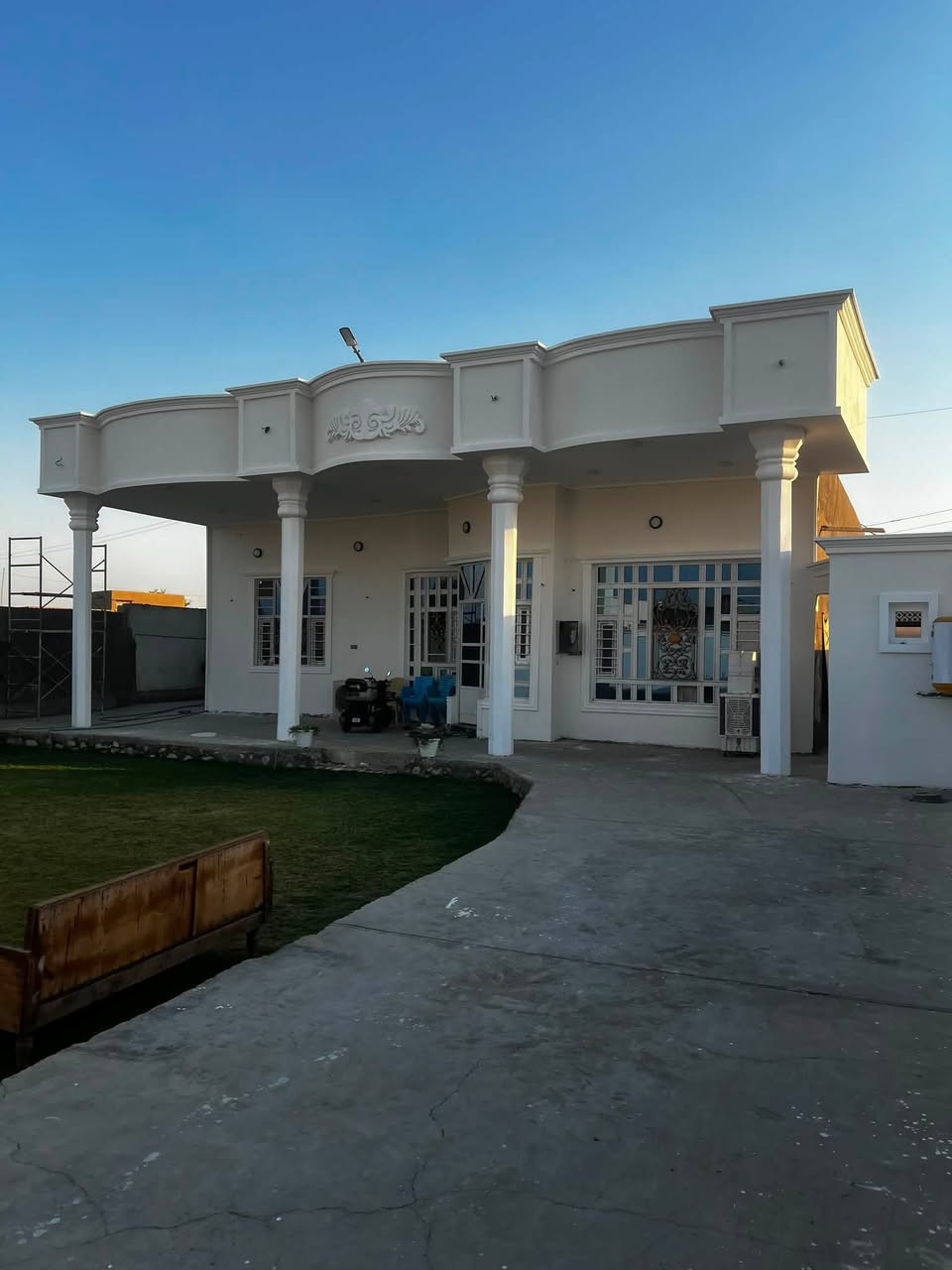 🏡✨ واجهتك هي أول انطباع عن منزلك… خلّها تليق بذوقك✅💯
إذا كنت تفكر بإنشاء واجهة جديدة أو تجديد واجهة منزلك بتصميم أنيق وفخم، فنحن نوفر لك تنفيذًا احترافيًا يجمع بين الجمال، الدقة💯 والأصالة 🏛️🔥

📞 للتواصل واتساب:***********
